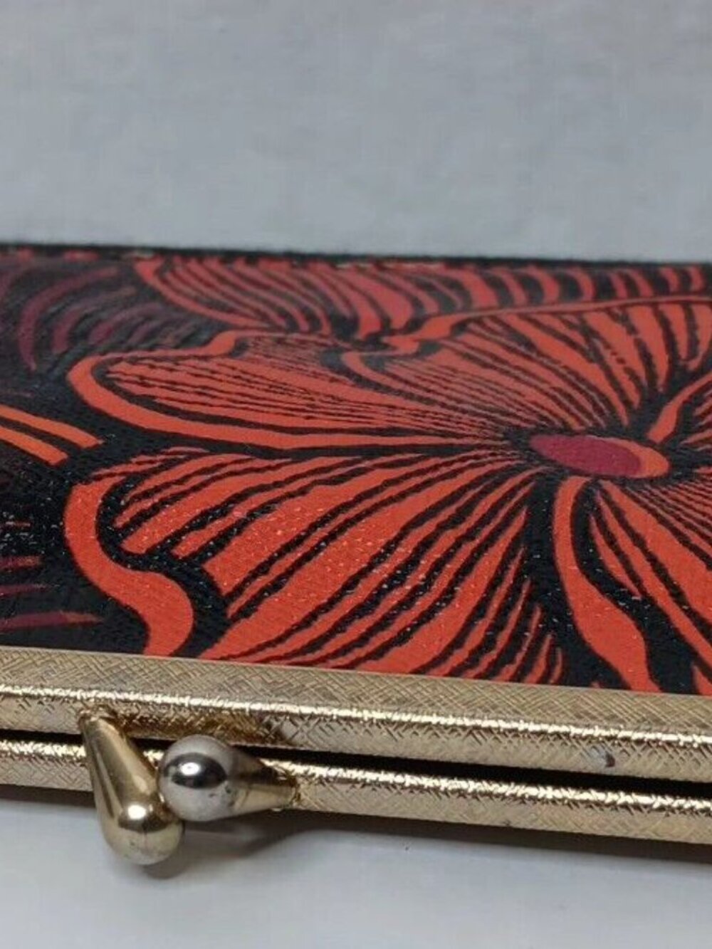 Vintage 1970s Change Purse Kiss Lock Zip Up Flower Power Orange Red Vinyl - Picture 8 of 9